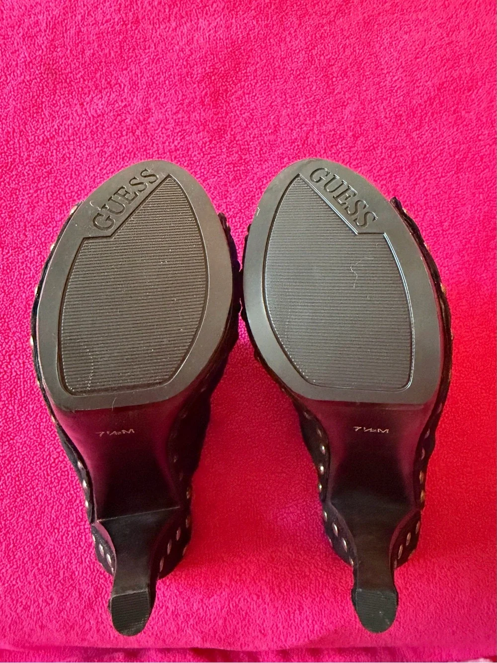 GUESS Women’s Black Ruched Suede Open-Toe Studded Platform Mules - Picture 5 of 6